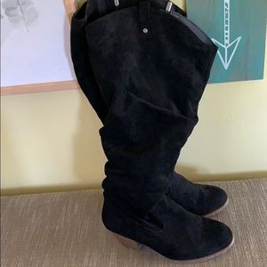 Like new over the knee suede boots!